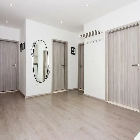Apartman New Center 5+2 *